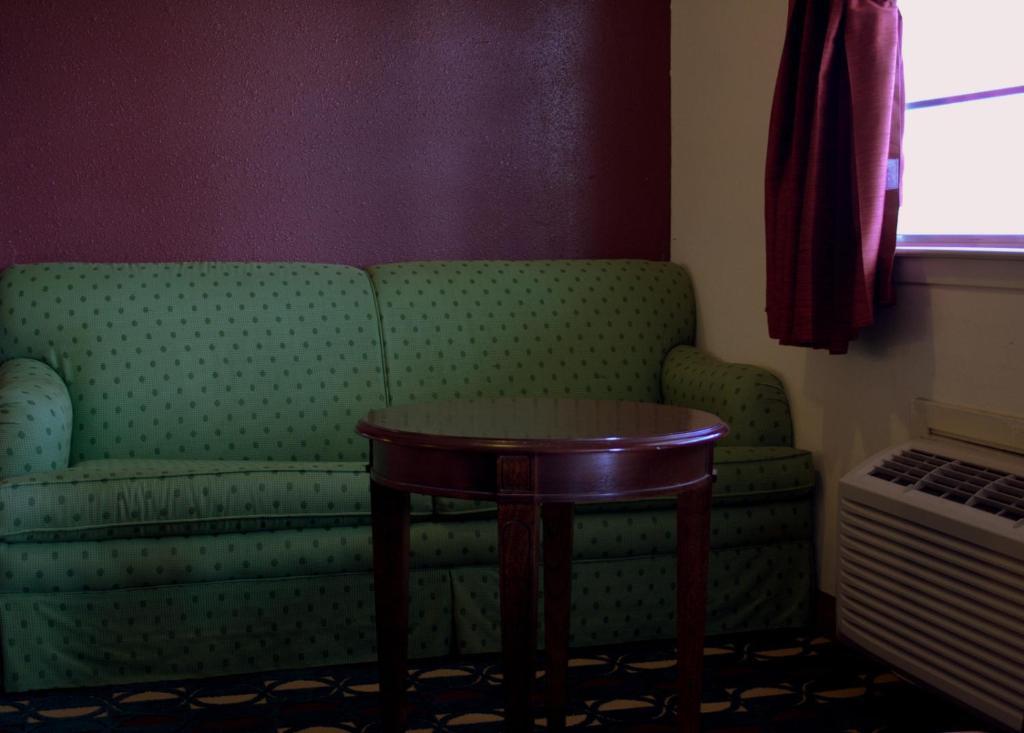 Somerville Inn And Suites Δωμάτιο φωτογραφία